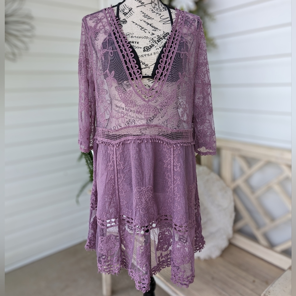 Lavender Lace V-Neck Dress